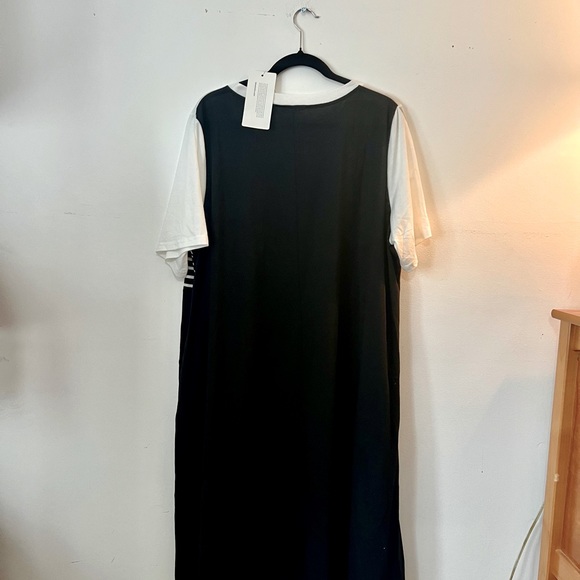 Bloomchic - Picture 2 of 3